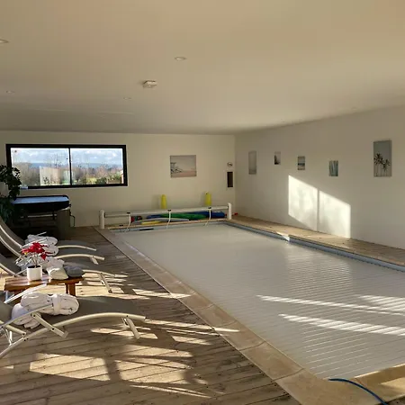 Caramelle Piscine Interieure Privee Chauffee Toute L Annee Et St Martin Holiday home